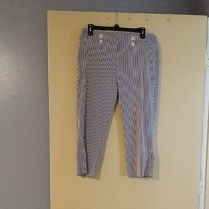 89th & Madison Navy and White Striped Capris